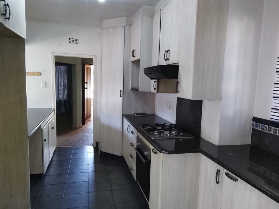 To Let 4 Bedroom Property for Rent in Birchleigh North Gauteng