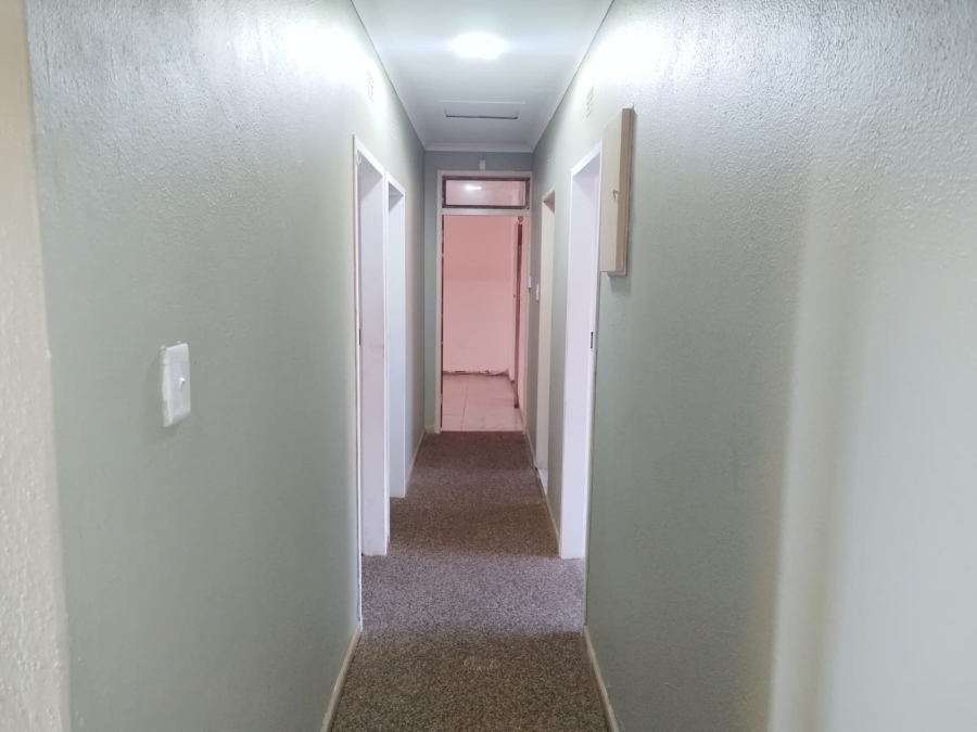 To Let 4 Bedroom Property for Rent in Birchleigh North Gauteng