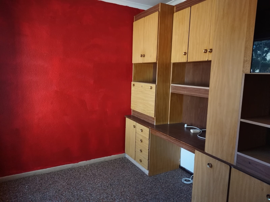 To Let 4 Bedroom Property for Rent in Birchleigh North Gauteng