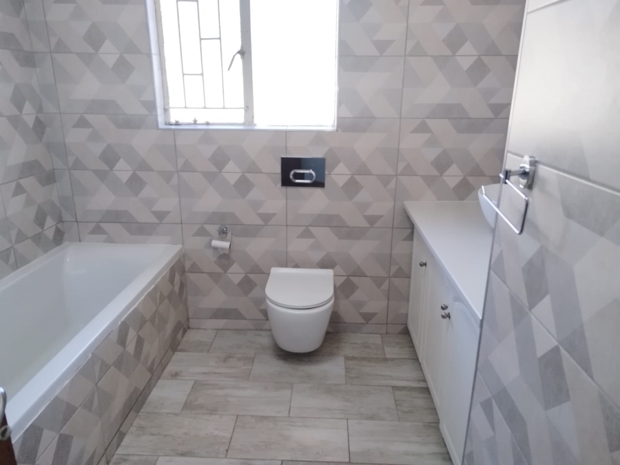 To Let 4 Bedroom Property for Rent in Birchleigh North Gauteng