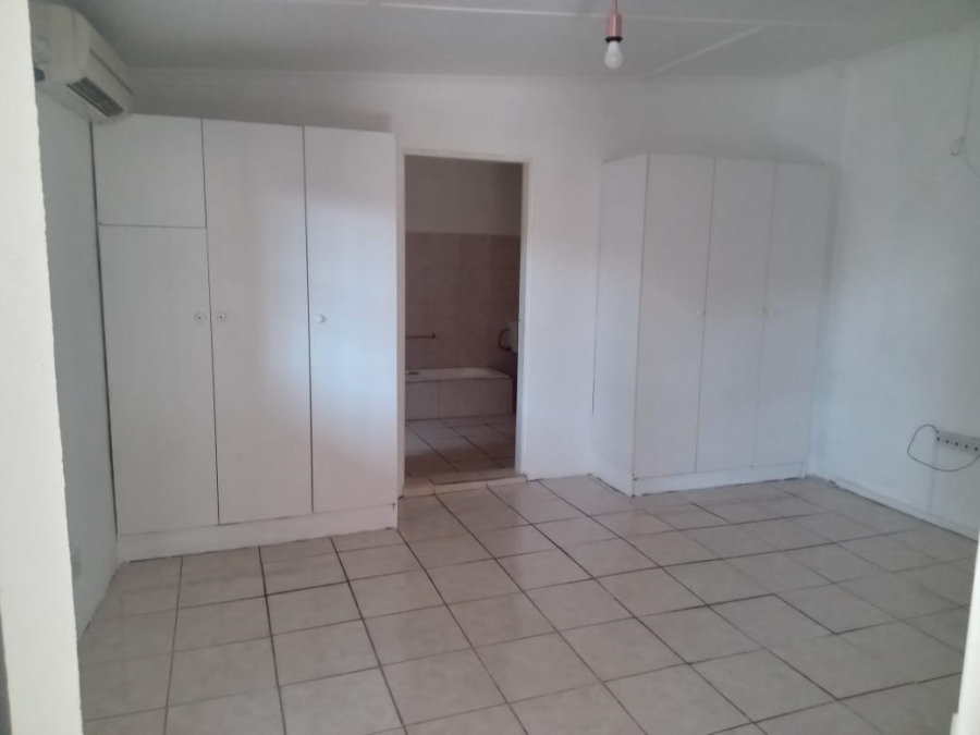 To Let 1 Bedroom Property for Rent in Wentworth Park Gauteng