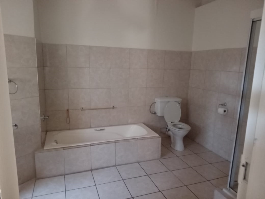 To Let 1 Bedroom Property for Rent in Wentworth Park Gauteng