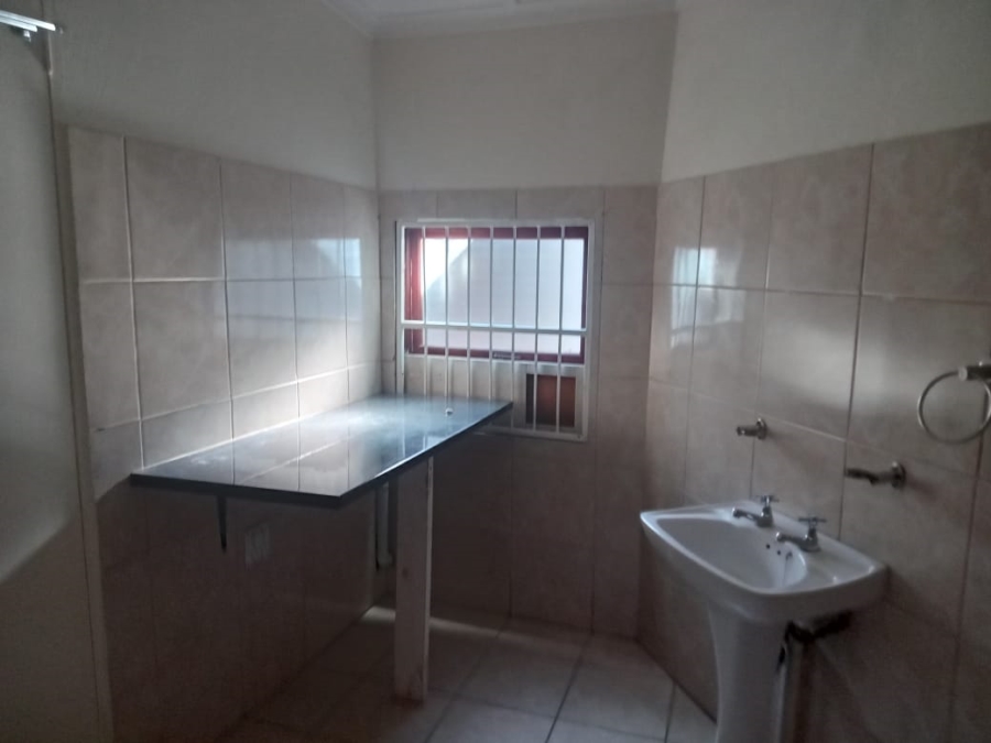 To Let 1 Bedroom Property for Rent in Wentworth Park Gauteng