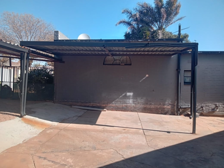 To Let 1 Bedroom Property for Rent in Wentworth Park Gauteng