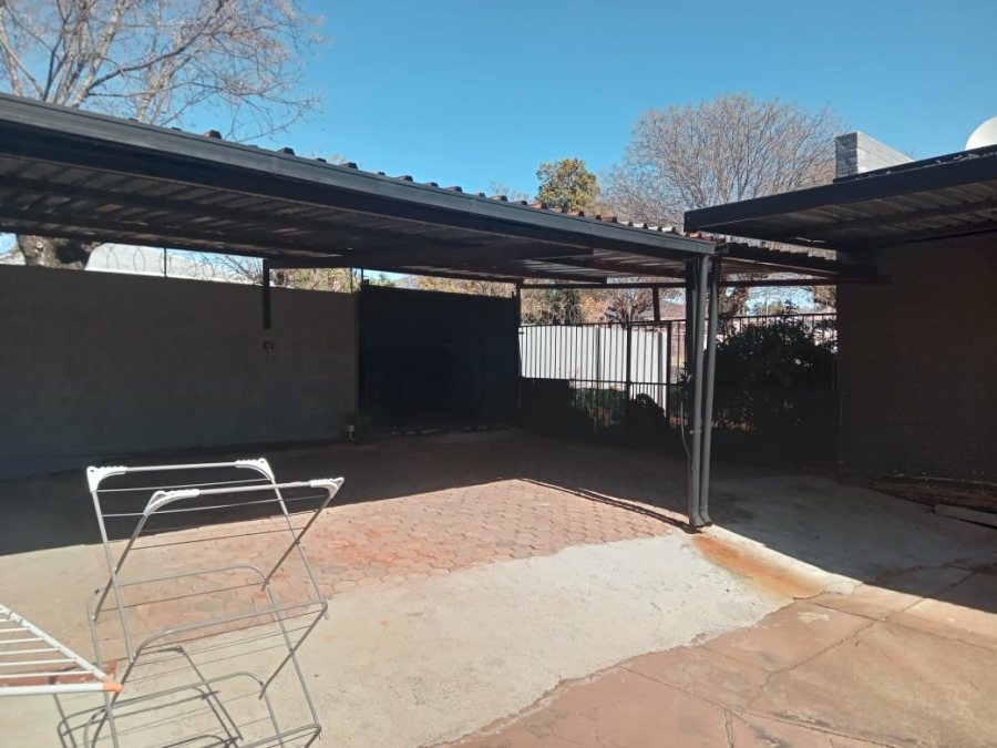 To Let 1 Bedroom Property for Rent in Wentworth Park Gauteng