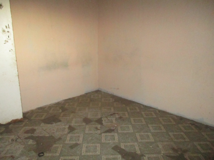 1 Bedroom Property for Sale in Tshepisong Gauteng