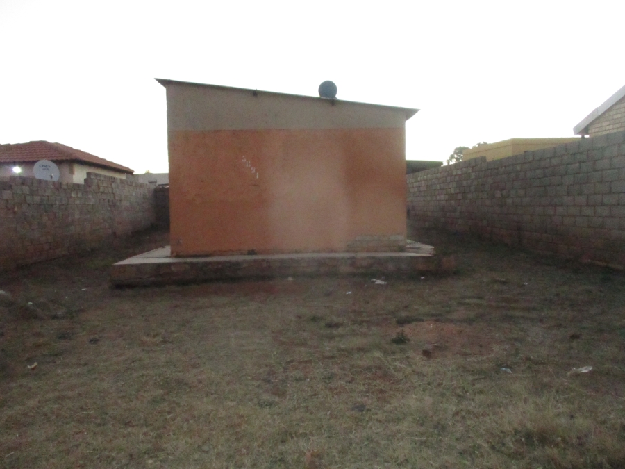 1 Bedroom Property for Sale in Tshepisong Gauteng
