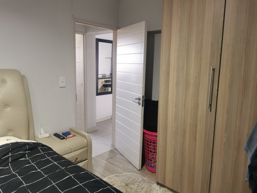 2 Bedroom Property for Sale in Sebenza Gauteng