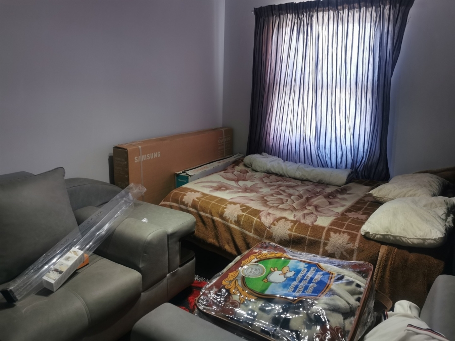 2 Bedroom Property for Sale in Sebenza Gauteng