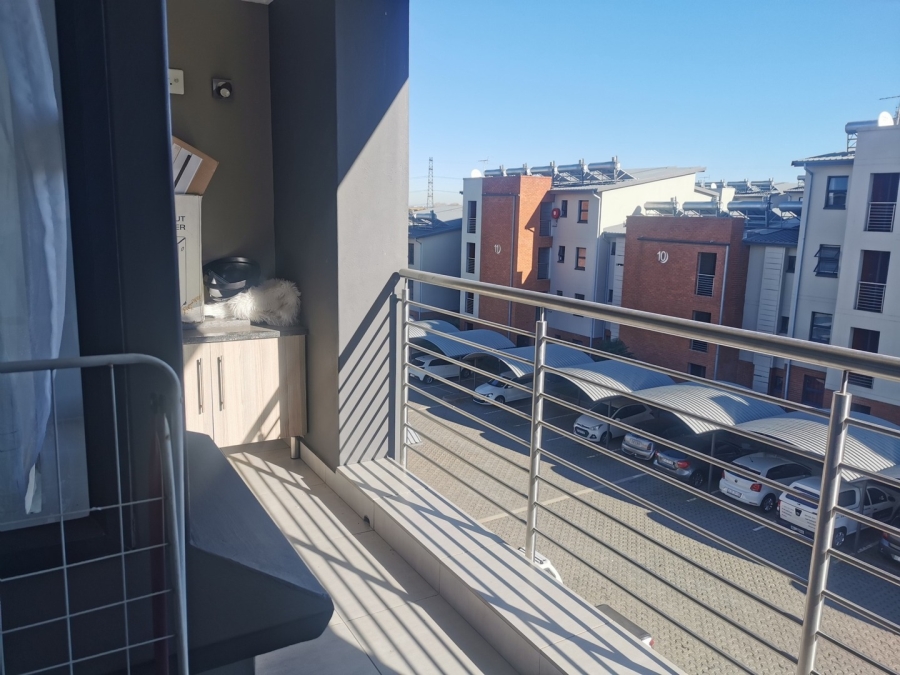 2 Bedroom Property for Sale in Sebenza Gauteng
