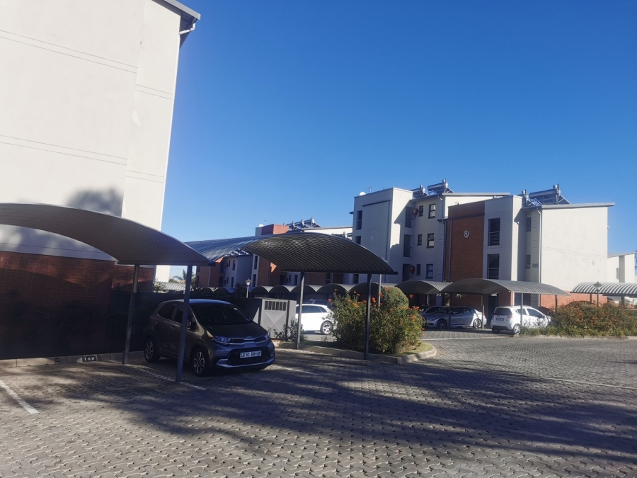 2 Bedroom Property for Sale in Sebenza Gauteng