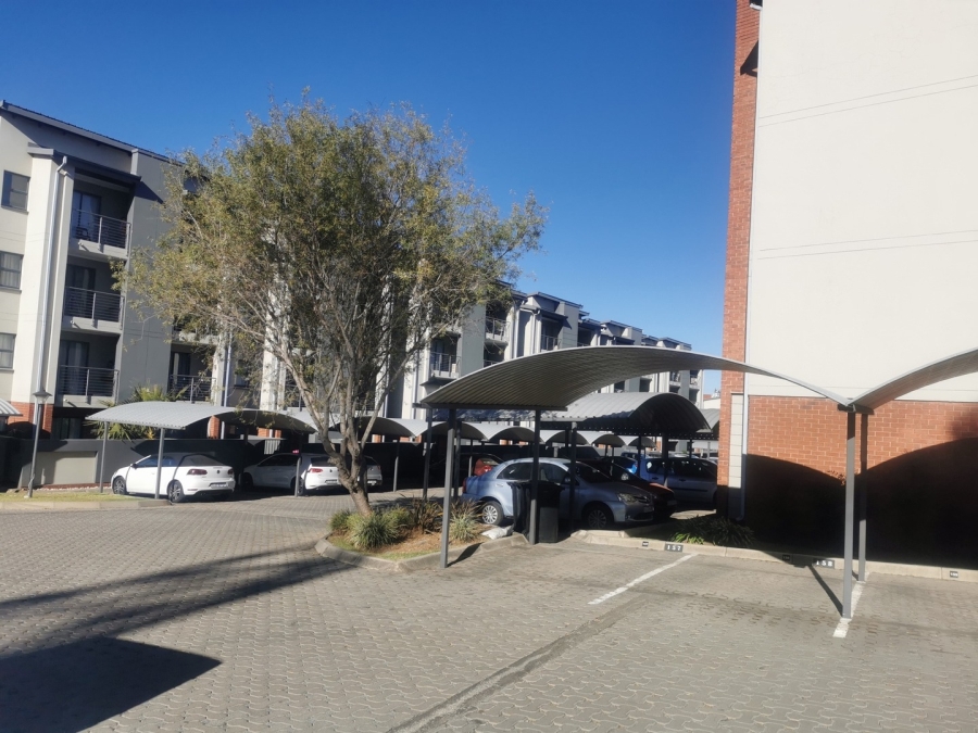 2 Bedroom Property for Sale in Sebenza Gauteng