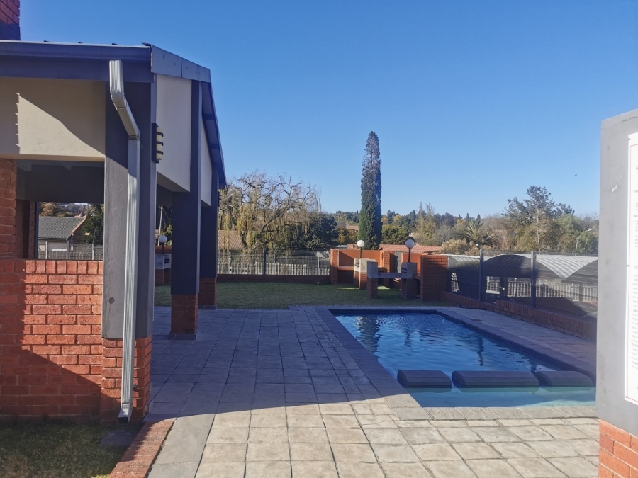 2 Bedroom Property for Sale in Sebenza Gauteng
