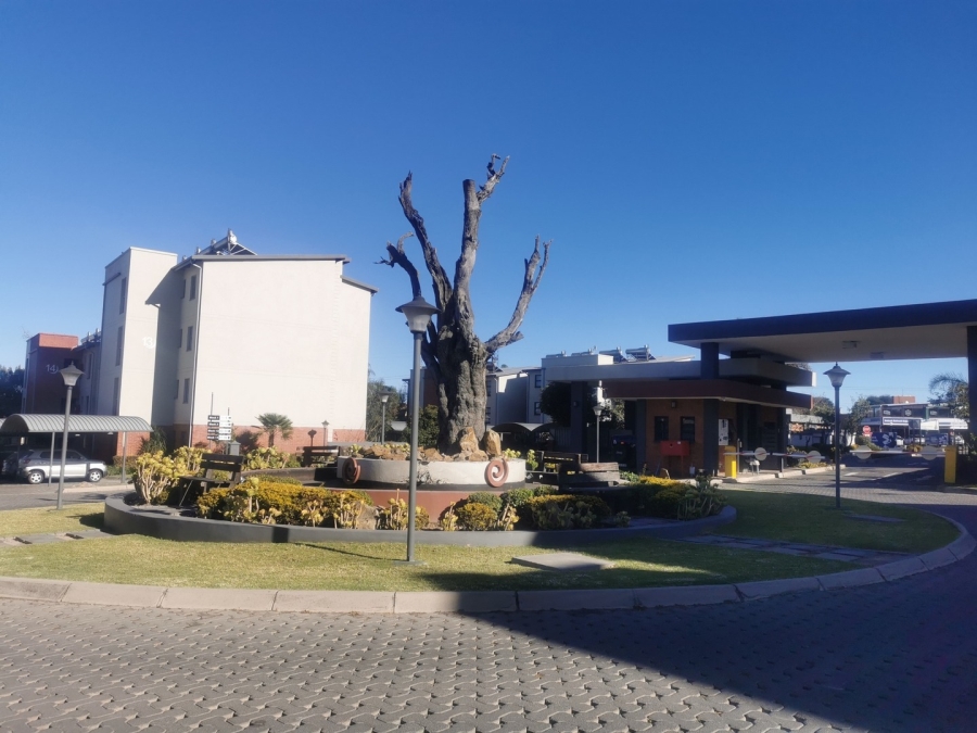 2 Bedroom Property for Sale in Sebenza Gauteng