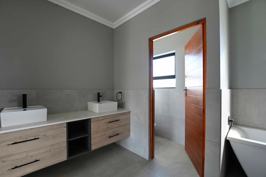 4 Bedroom Property for Sale in Roodepark Eco Estate Gauteng
