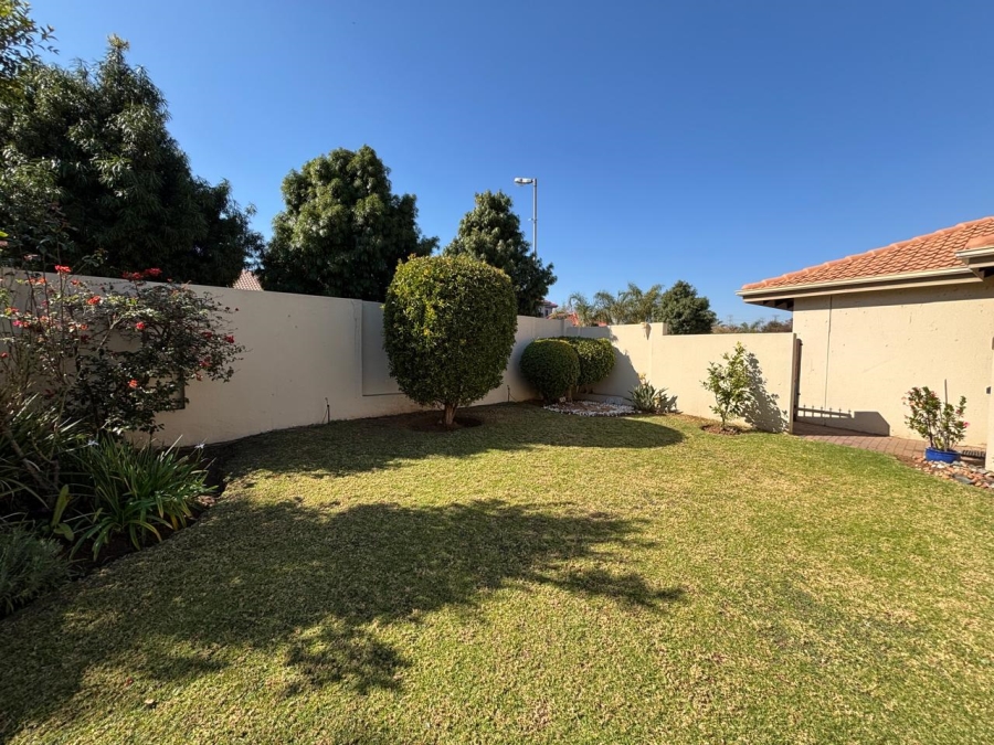 3 Bedroom Property for Sale in Greenstone Hill Gauteng