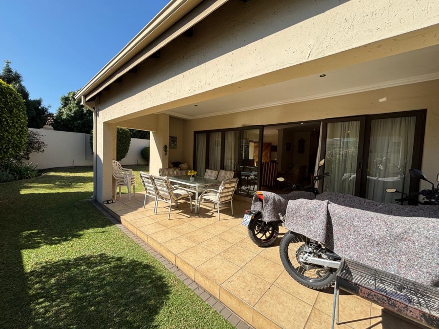 3 Bedroom Property for Sale in Greenstone Hill Gauteng