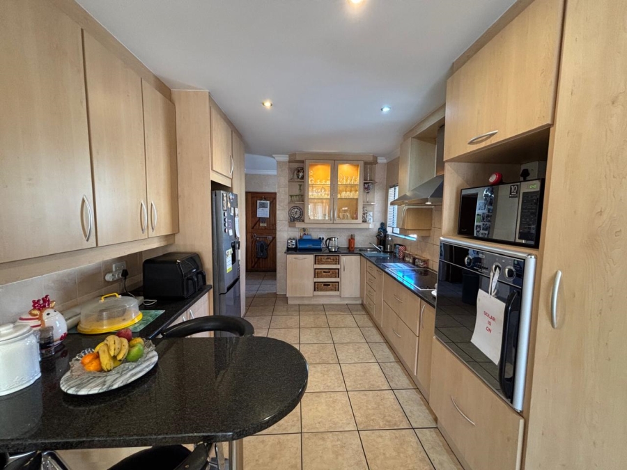 3 Bedroom Property for Sale in Greenstone Hill Gauteng