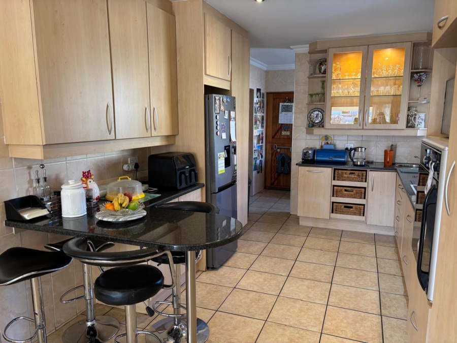 3 Bedroom Property for Sale in Greenstone Hill Gauteng