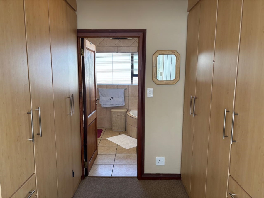 3 Bedroom Property for Sale in Greenstone Hill Gauteng