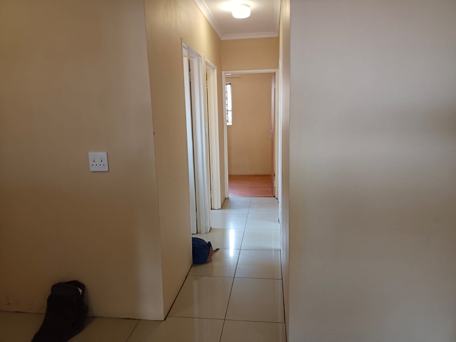 5 Bedroom Property for Sale in Clayville Gauteng