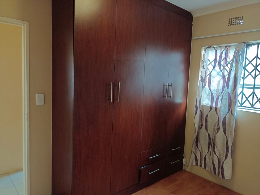 5 Bedroom Property for Sale in Clayville Gauteng