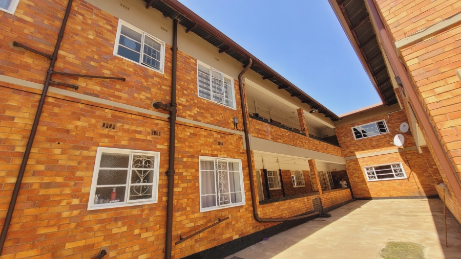 To Let 1 Bedroom Property for Rent in Roseacre Gauteng