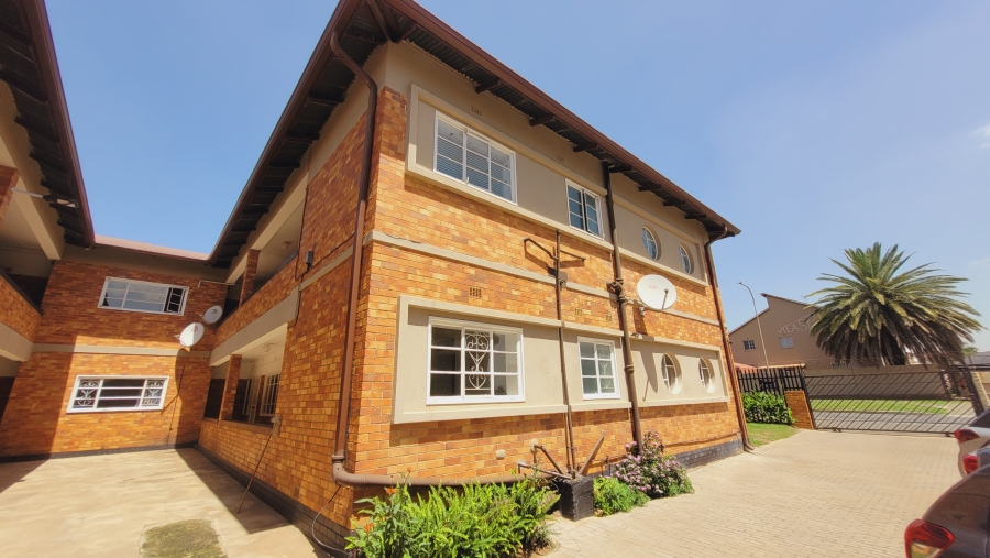 To Let 1 Bedroom Property for Rent in Roseacre Gauteng