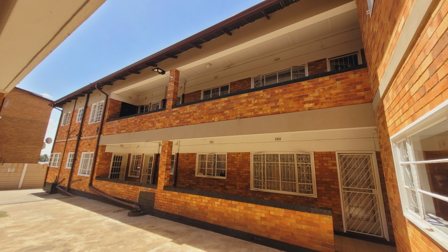 To Let 1 Bedroom Property for Rent in Roseacre Gauteng