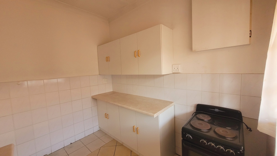 To Let 1 Bedroom Property for Rent in Roseacre Gauteng