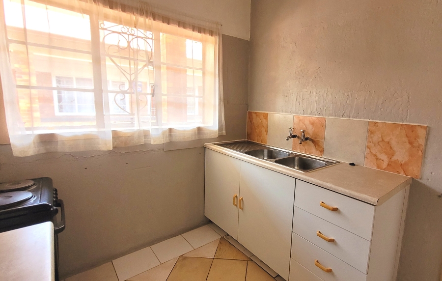 To Let 1 Bedroom Property for Rent in Roseacre Gauteng