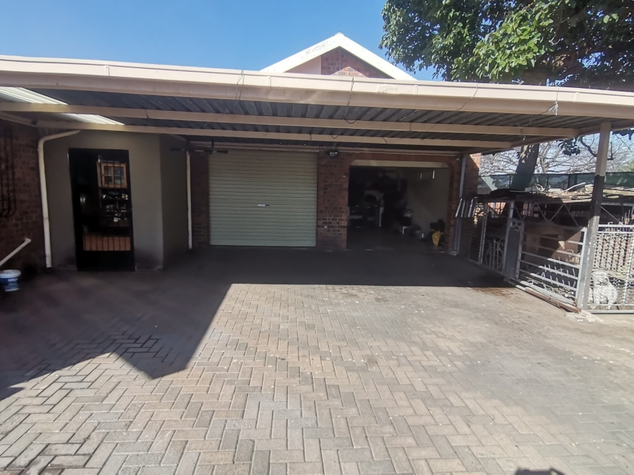 5 Bedroom Property for Sale in Modder East Gauteng