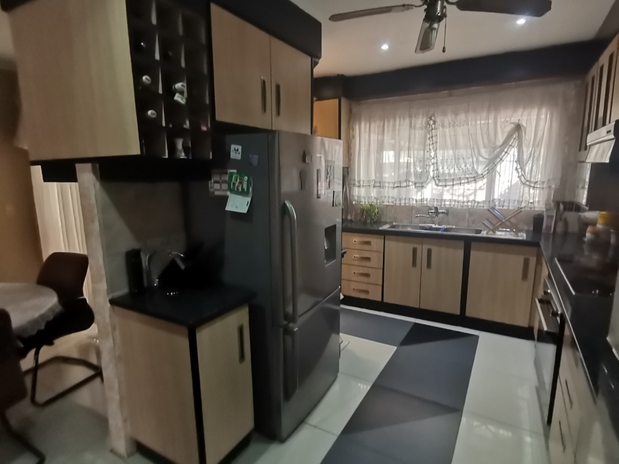 5 Bedroom Property for Sale in Modder East Gauteng