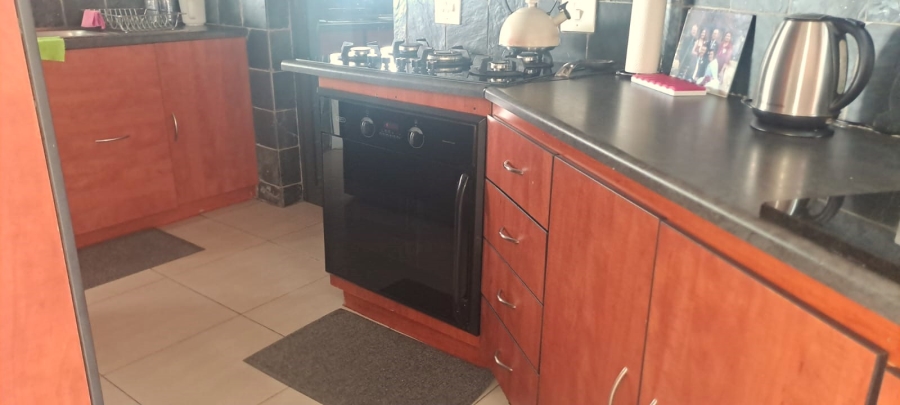 3 Bedroom Property for Sale in Elandsfontein Gauteng