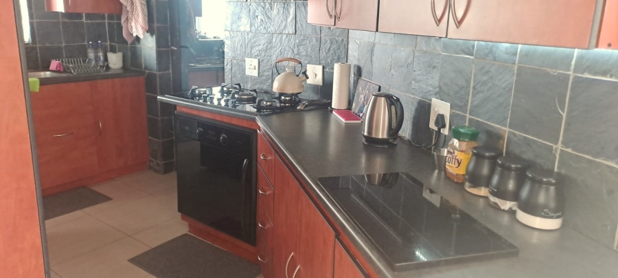 3 Bedroom Property for Sale in Elandsfontein Gauteng
