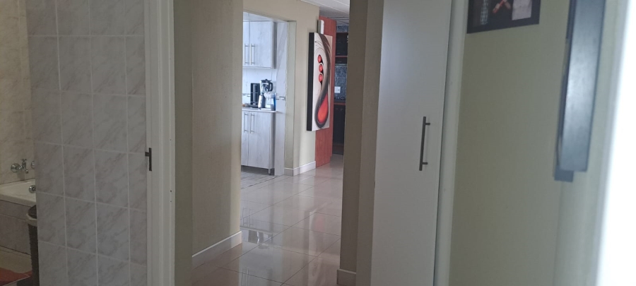 3 Bedroom Property for Sale in Elandsfontein Gauteng