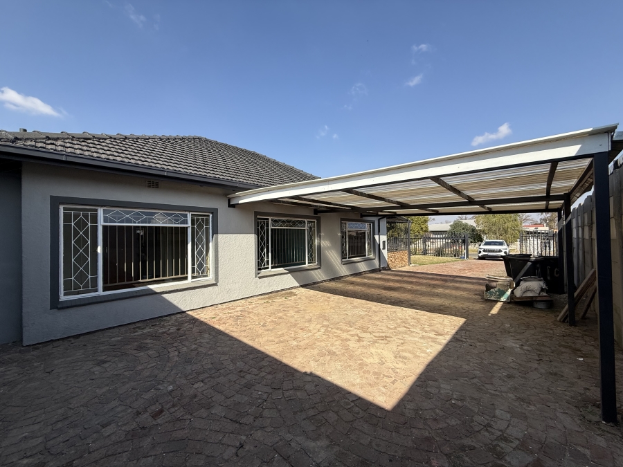 To Let 3 Bedroom Property for Rent in Comet Gauteng