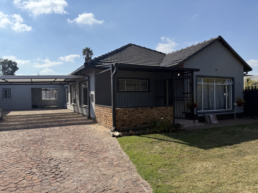 To Let 3 Bedroom Property for Rent in Comet Gauteng