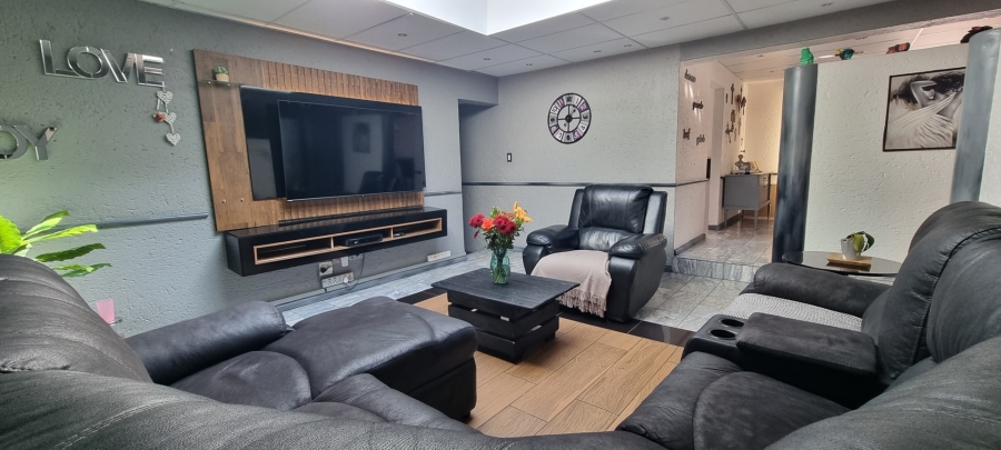 4 Bedroom Property for Sale in Sunward Park Gauteng