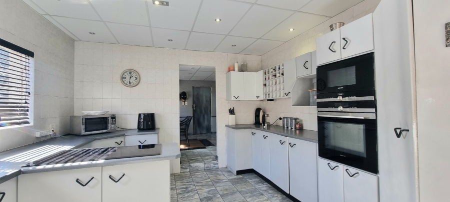 4 Bedroom Property for Sale in Sunward Park Gauteng