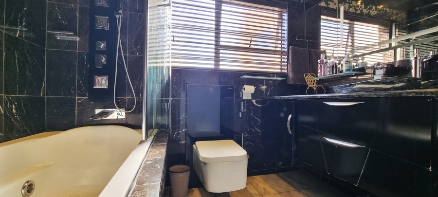 4 Bedroom Property for Sale in Sunward Park Gauteng