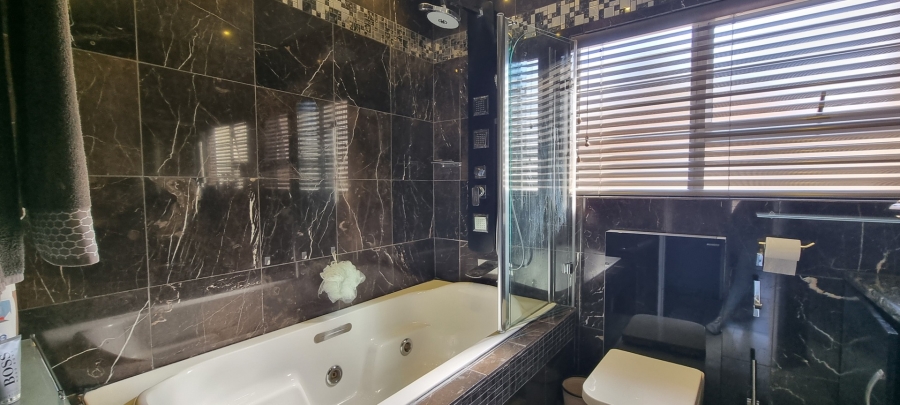 4 Bedroom Property for Sale in Sunward Park Gauteng
