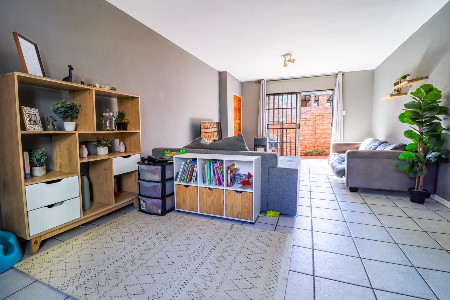 2 Bedroom Property for Sale in Die Hoewes Gauteng