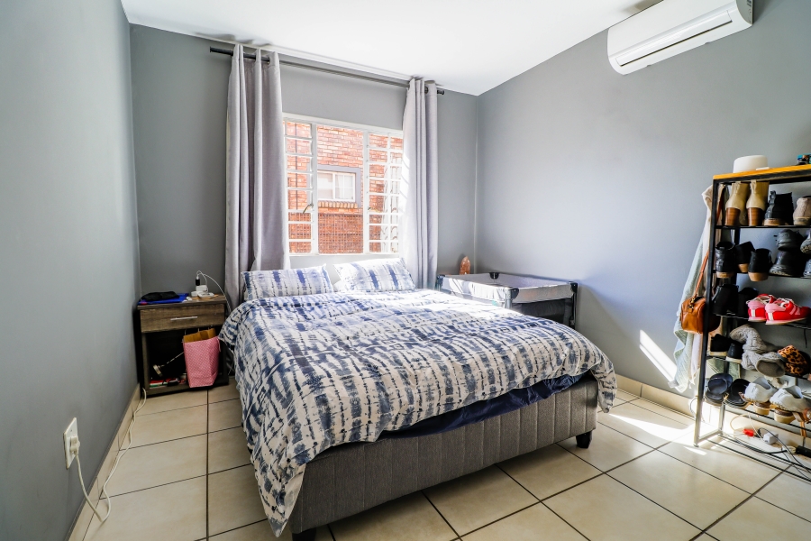 2 Bedroom Property for Sale in Die Hoewes Gauteng