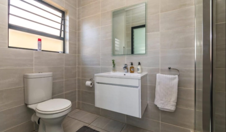 To Let 3 Bedroom Property for Rent in Waterfall Gauteng