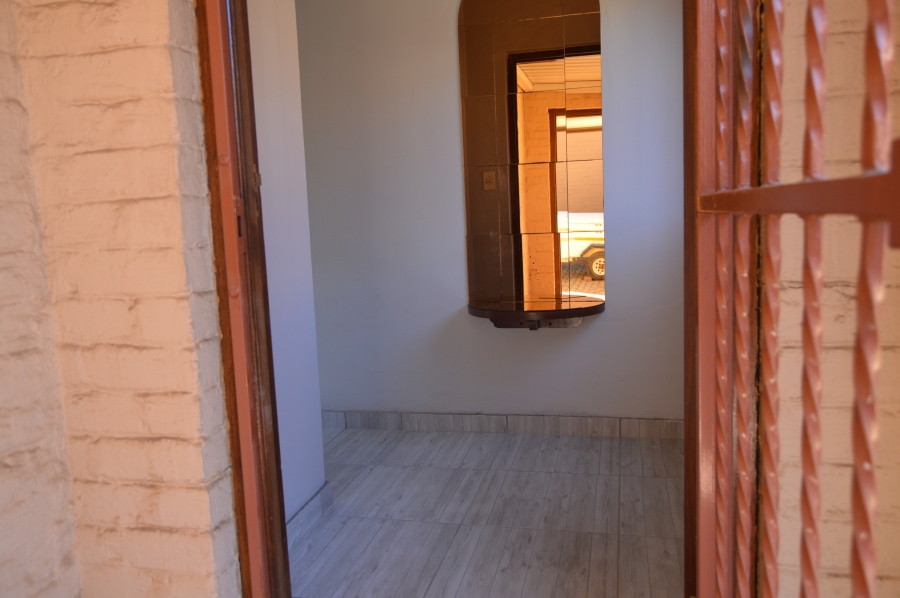To Let 3 Bedroom Property for Rent in Florida Park Gauteng