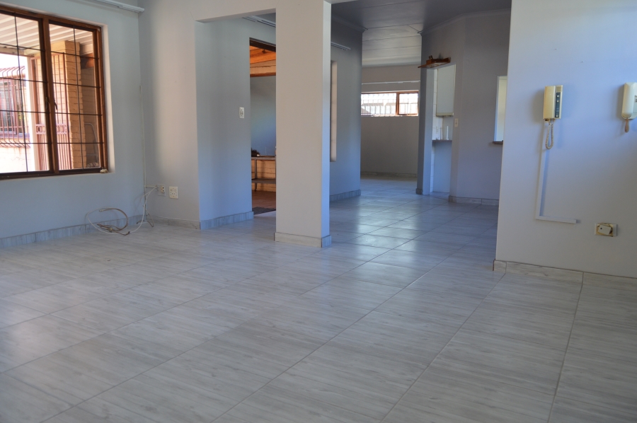 To Let 3 Bedroom Property for Rent in Florida Park Gauteng