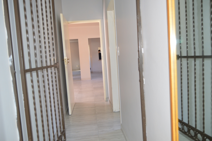 To Let 3 Bedroom Property for Rent in Florida Park Gauteng