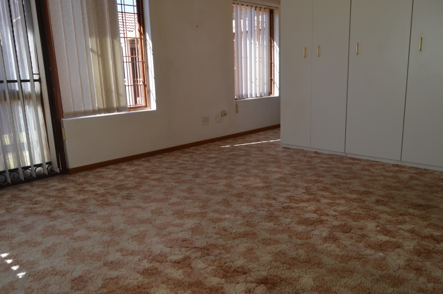 To Let 3 Bedroom Property for Rent in Florida Park Gauteng