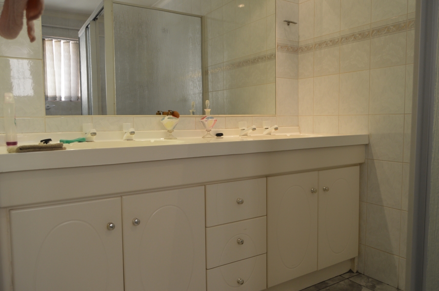 To Let 3 Bedroom Property for Rent in Florida Park Gauteng